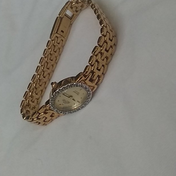 Gold diamond vintage watch💛⭐✨